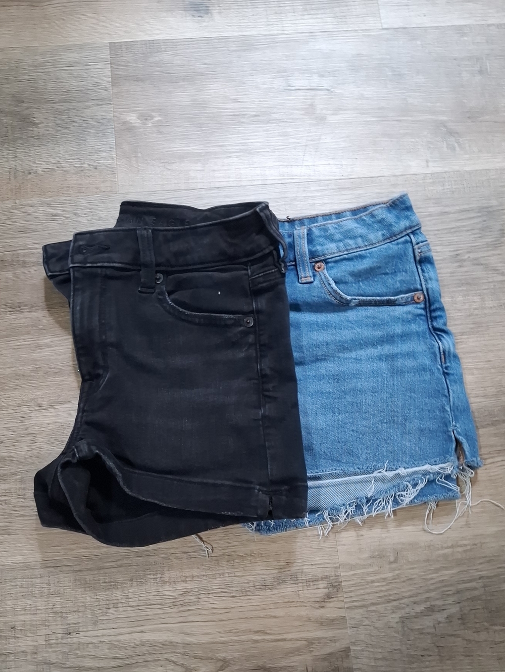 Bundle of 2 Women’s American Eagle High-Rise Denim Shorts - Black & Blue Size 0